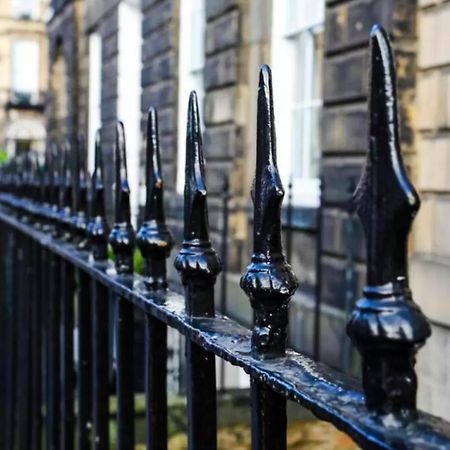 Ultra Modern, Stylish Apartment Next To Princes St Edinburgh Exterior photo